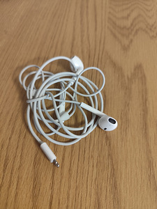 Air pods (2 фото из 2)
