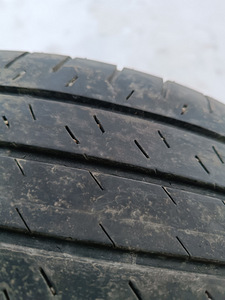 Bridgestone 225/60 R18 (3 foto / 6)