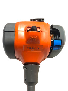 Bensiini trimmer Husqvarna 122LD p03 (2 foto / 4)
