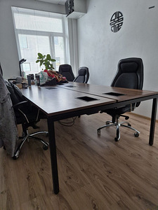 Töölaud neljale inimesele (1 foto / 4)