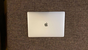Apple macbook pro 2017 16/256gb 15 tolli (2 foto / 5)