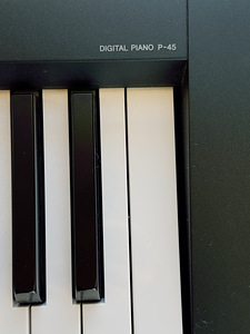Yamaha P-45 digital piano (3 foto / 5)