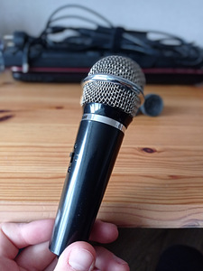 Müüa mikrofoni trust!