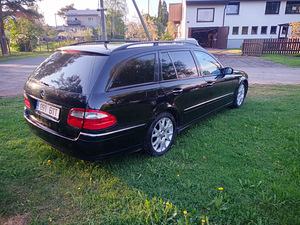 MERCEDES-BENZ E 320 CDI (4 foto / 8)