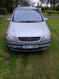 Opel zafira 2.2 108kw (13 foto / 14)