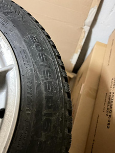 16" BMW оригинальные диски 5/120 + шипованная резина 205/55R (3 фото из 3)