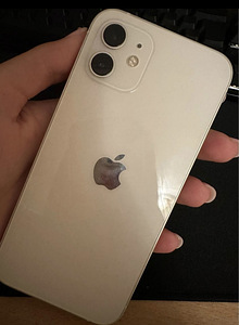 Продается iPhone 12 128 gb (2 фото из 4)