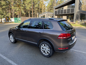 Volkswagen Touareg 2011 (4 foto / 10)