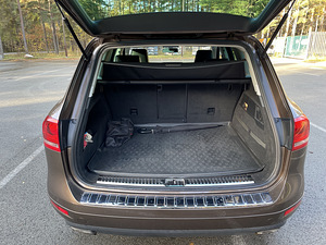 Volkswagen Touareg 2011 (6 foto / 10)