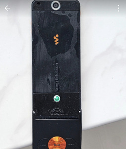 Sony Ericsson W350i walkman (3 foto / 6)