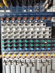 Helimikserpult Soundcraft Signature 12 (2 foto / 4)