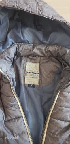 Легкая куртка на зиму размер 110 (фото #2)