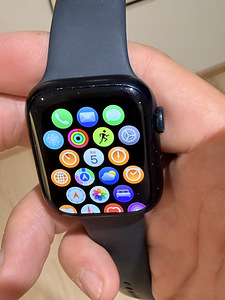 Apple Watch 7 45mm (5 foto / 5)