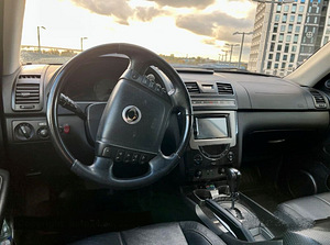 SsangYong Rexton (6 foto / 15)
