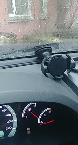 Telefoni hoidja autosse (5 foto / 6)