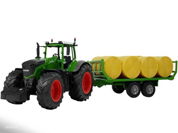 Сельскохозяйственный трактор rC с прицепом для перевозки тюков (фото #2)