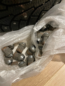 205/55 R16 Nokian naastrehvid ja veljed Lexus, Toyota (10 foto / 10)
