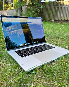 MacBook (1 foto / 3)