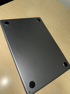 MacBook Air 2022 M2 13.6 (2 foto / 7)