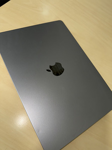 MacBook Air 2022 M2 13.6 (3 foto / 7)
