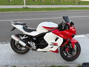 Hyosung gt250r 2013a. Korea. 22kv (1 foto / 4)