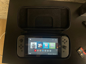 Nintendo Switch (3 foto / 3)