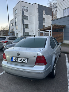 VW BORA 2003 1.6 75kW (2 foto / 9)