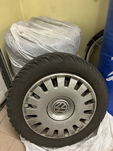 4x VW veljed koos naelrehvidega 205/55/R16