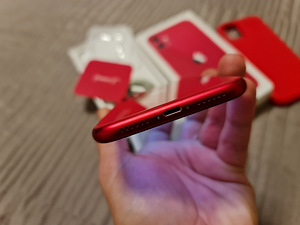 iPhone 11 (RED) 64 Gb (3 foto / 9)