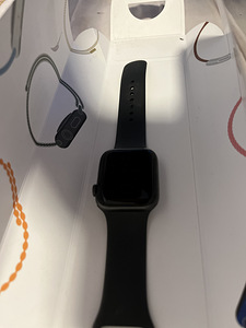 Продам Apple Watch Series 6 44mm (2 фото из 2)