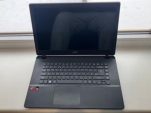 Ноутбук Acer (1 фото из 6)