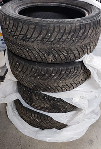 Naastrehvid Nokian Hakkapeliitta 8 205/55/16 4tk (1 foto / 8)