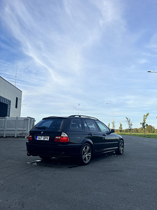 2003 BMW 318i 2.0 105kW automaat (4 foto / 10)