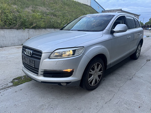 Audi Q7 varuosadeks (1 foto / 8)