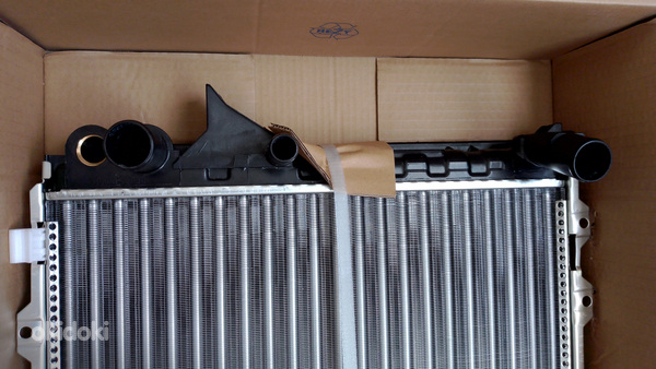 Радиатор новый Audi A6C4 (фото #5)