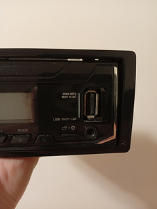 Автомагнитола JVC (5 фото из 10)