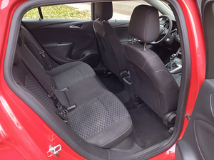 Opel Astra K Sports Tourer (11 foto / 15)