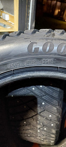 Naastrehvid GoodYear UltraGrip Ice Arctic 225/50 R17 (5 foto / 5)