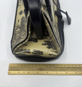 VINTAGE PRADA KÄEKOTT (7 foto / 9)