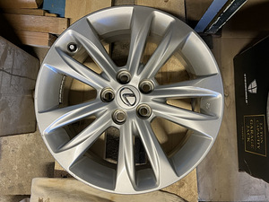 16x6J originaalveljed 5x100 Lexus CT 200h/Toyota Prius (3 foto / 6)