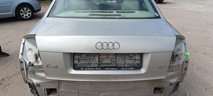 Audi A4 salongi autovaruosad (2 foto / 10)