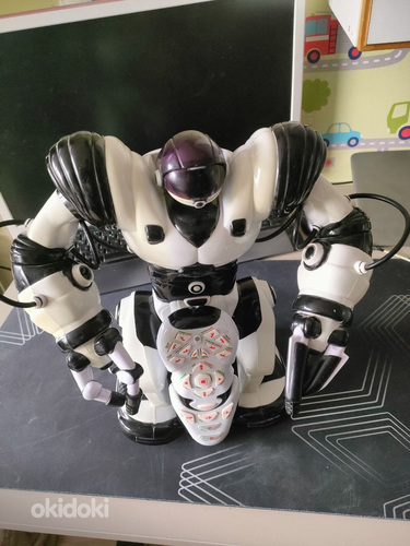 Робот игрушка (фото #2)