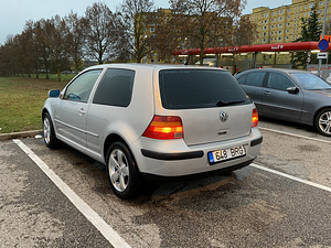 Volkswagen Golf 1.9 TDI RECARO (2 foto / 8)