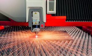 LASERMASINA operaator, 1700€ (1 foto / 2)