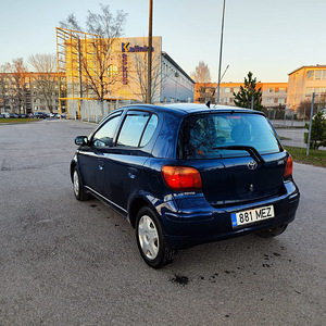Toyota Yaris 2005 1.0 (1 foto / 8)