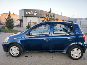 Toyota Yaris 2005 1.0 (2 foto / 8)
