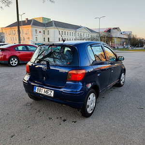 Toyota Yaris 2005 1.0 (8 foto / 8)