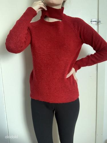 Теплый, бордовый свитер на осень (фото #1)