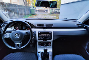 VW Passat 1.4 90kw 2013 (6 foto / 6)