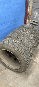 Müüa talvised naelrehvid velgedel, Pirelli 185/65/R15 (1 foto / 6)